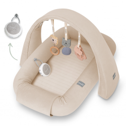 Sleepee Multifunkční hnízdečko pro miminko s hrazdičkou a bílým šumem 4v1 Sand