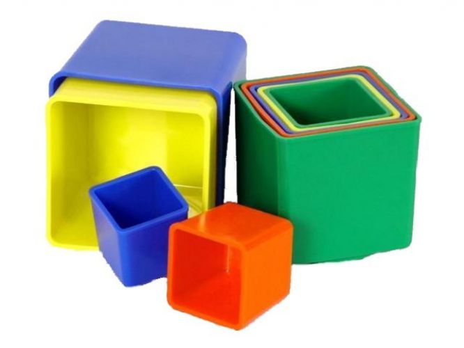 Pyramida hranatá